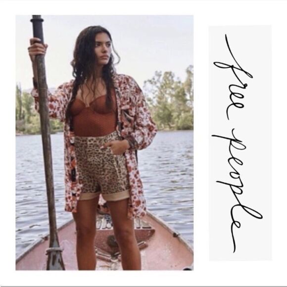 Free People We the Free Dogtown Leopard/Cheetah Print High Waisted Denim Shorts - Picture 2 of 10